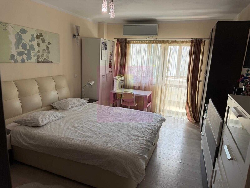 Bd. Decebal, stradal apartament 4 camere